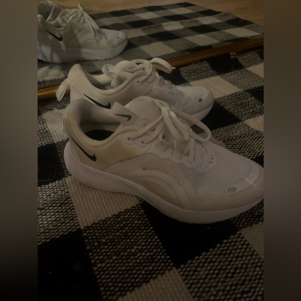 Nike Escape Run 2 shoes